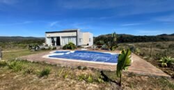 🌿 Vende-se Linda Chácara Casa + 3 chalés, pronta pra morar, em Alto Paraíso de Goiás! 🏡