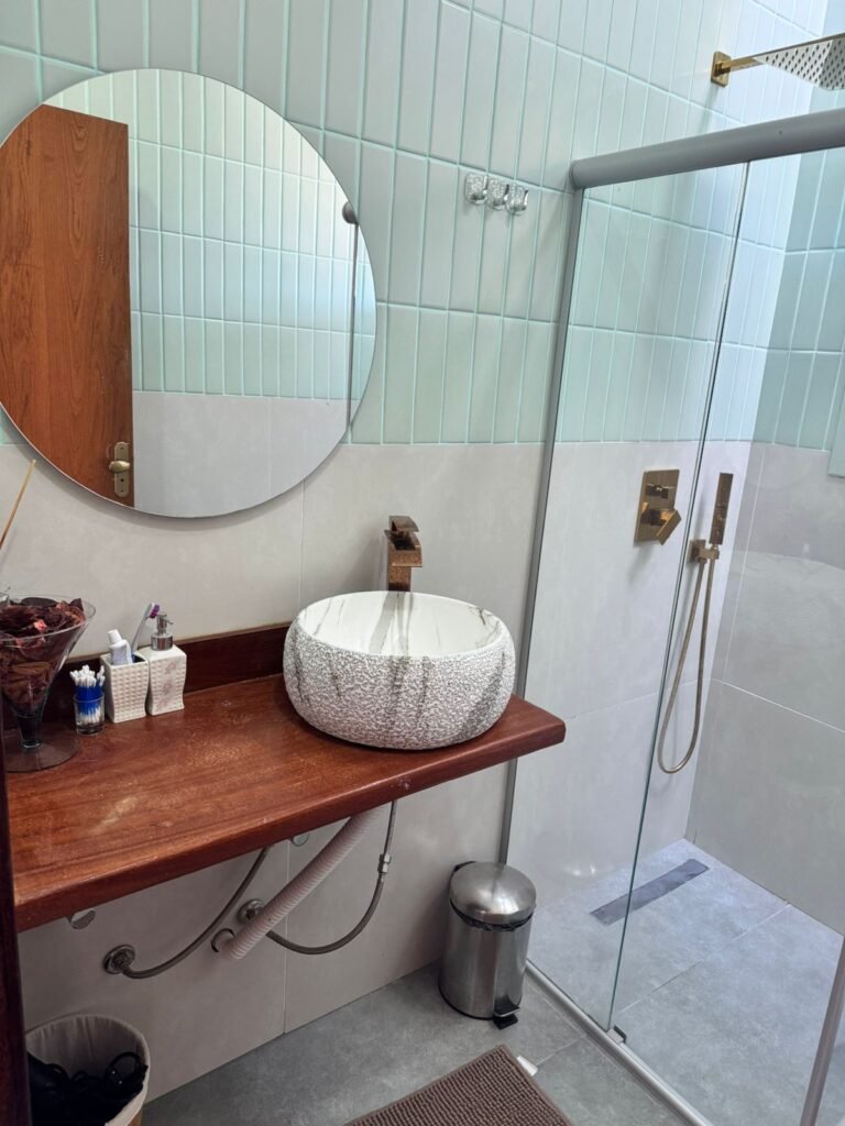 🌿 Vende-se Linda Chácara Casa + 3 chalés, pronta pra morar, em Alto Paraíso de Goiás! 🏡