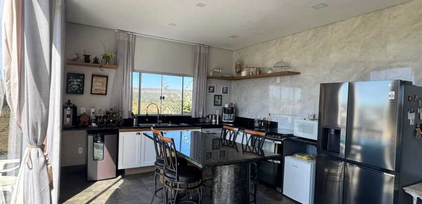 🌿 Vende-se Linda Chácara Casa + 3 chalés, pronta pra morar, em Alto Paraíso de Goiás! 🏡