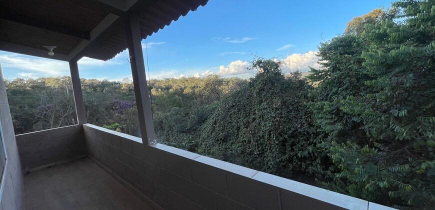 ALUGA-SE SOBRADO – BAIRRO VILA BANDEIRA 🏡