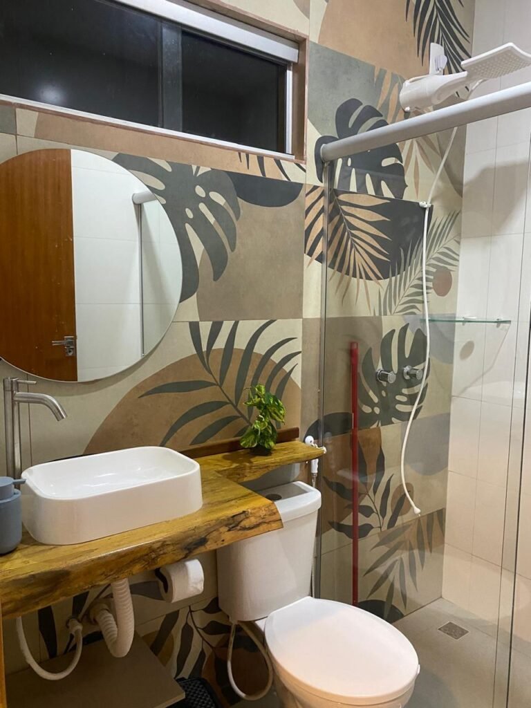 🌿 Vende-se Linda Chácara Casa + 3 chalés, pronta pra morar, em Alto Paraíso de Goiás! 🏡