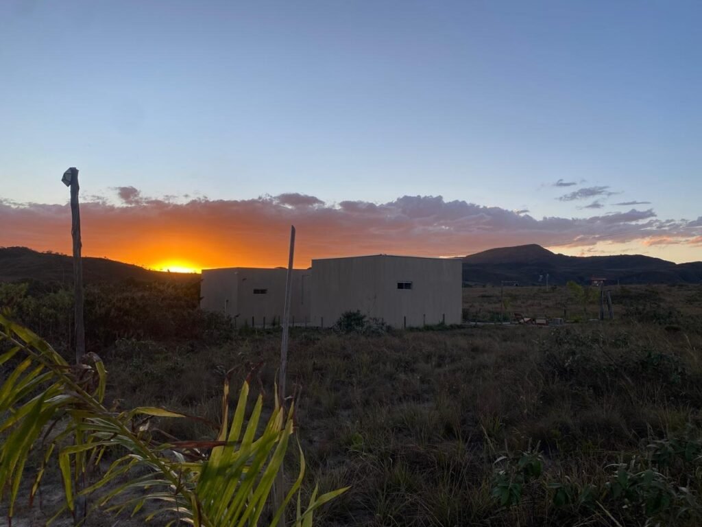 🌿 Vende-se Linda Chácara Casa + 3 chalés, pronta pra morar, em Alto Paraíso de Goiás! 🏡