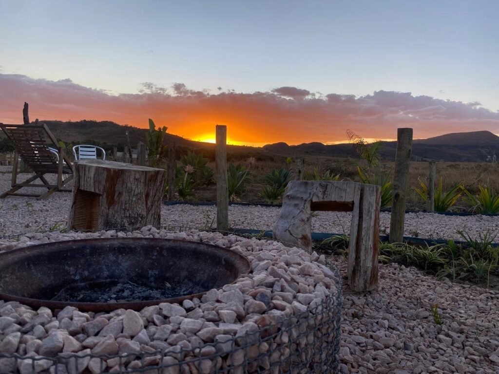 🌿 Vende-se Linda Chácara Casa + 3 chalés, pronta pra morar, em Alto Paraíso de Goiás! 🏡