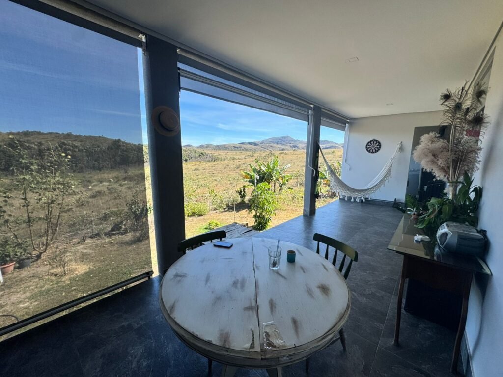 🌿 Vende-se Linda Chácara Casa + 3 chalés, pronta pra morar, em Alto Paraíso de Goiás! 🏡
