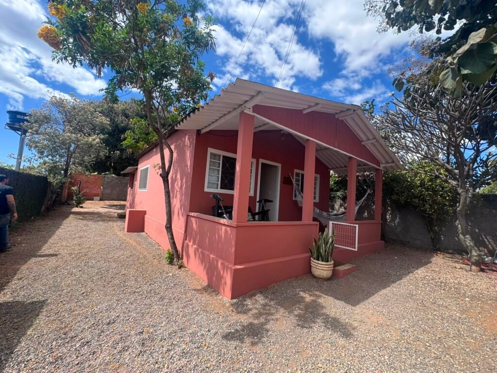 🏡 CASA MOBILIADA PARA LOCAÇÃO – BAIRRO NOVO HORIZONTE | ALTO PARAÍSO DE GOIÁS