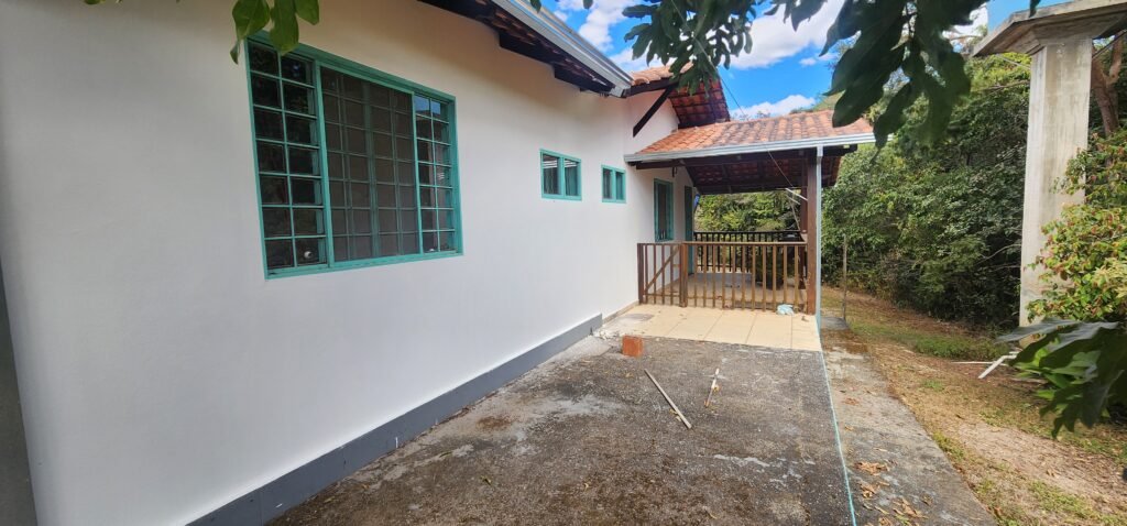 ALUGA-SE CASA – 3 Quartos– CIDADE BAIXA | ALTO PARAÍSO DE GOIÁS