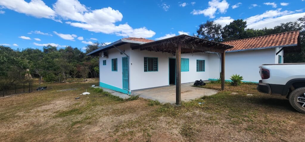 ALUGA-SE CASA – 3 Quartos– CIDADE BAIXA | ALTO PARAÍSO DE GOIÁS
