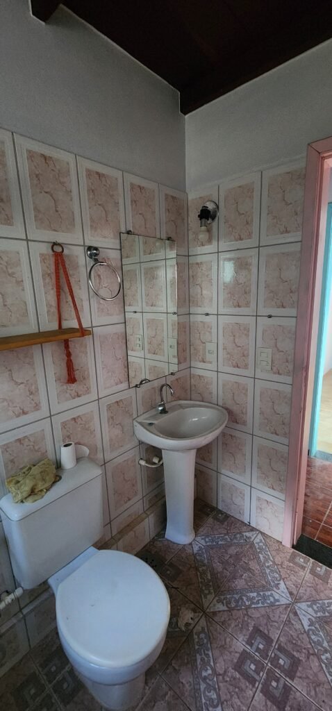 ALUGA-SE CASA – 3 Quartos– CIDADE BAIXA | ALTO PARAÍSO DE GOIÁS