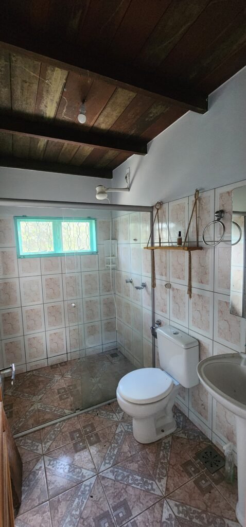 ALUGA-SE CASA – 3 Quartos– CIDADE BAIXA | ALTO PARAÍSO DE GOIÁS