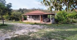 Casa – Terreno 5.000m2 – km 14, entre Alto Paraíso e São Jorge Casa – Terreno 5.000m2 – km 14, entre Alto Paraíso e São Jorge