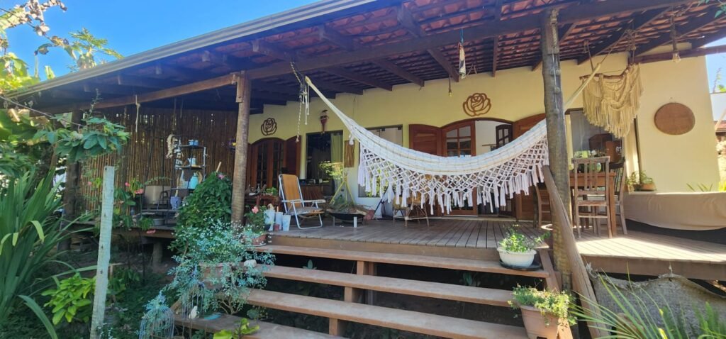 CASA A VENDA NO CONDOMÍNIO VALE AZUL – ALTO PARAÍSO DE GOIÁS