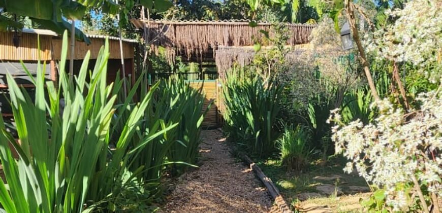 CASA A VENDA NO CONDOMÍNIO VALE AZUL – ALTO PARAÍSO DE GOIÁS