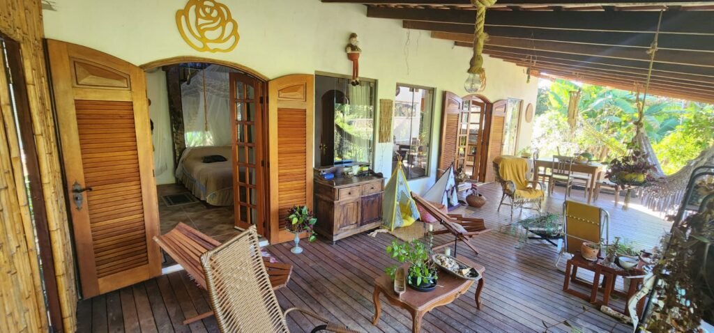 CASA A VENDA NO CONDOMÍNIO VALE AZUL – ALTO PARAÍSO DE GOIÁS