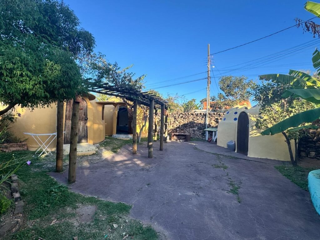 🏡 OPORTUNIDADE EM ALTO PARAÍSO DE GOIÁS! CHALÉS + CASA