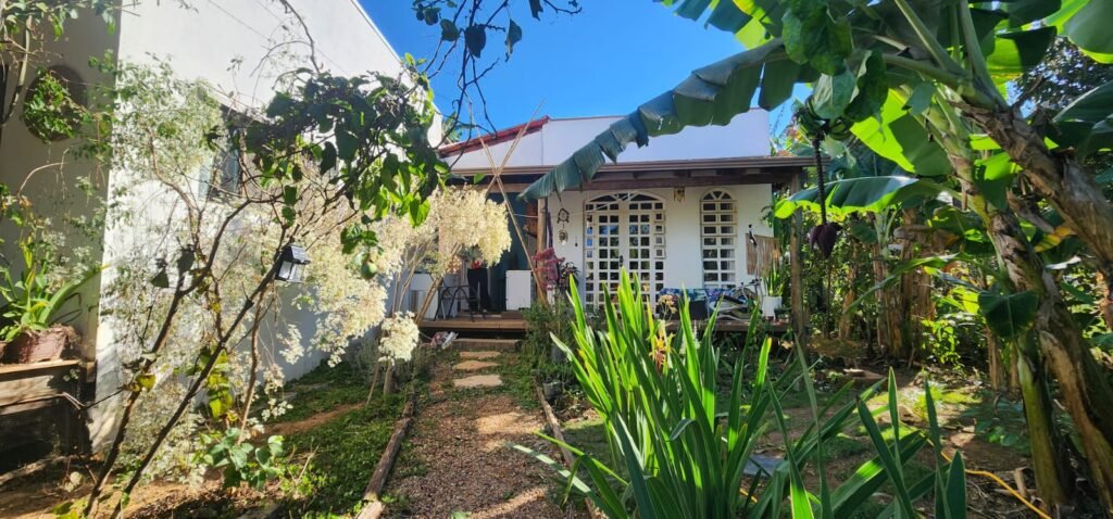 CASA A VENDA NO CONDOMÍNIO VALE AZUL – ALTO PARAÍSO DE GOIÁS