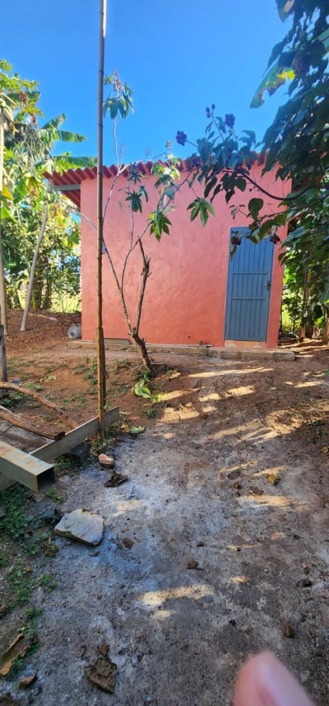 CASA A VENDA NO CONDOMÍNIO VALE AZUL – ALTO PARAÍSO DE GOIÁS