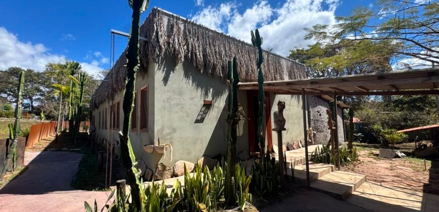 🌿 VENDE-SE | EXCLUSIVIDADE NO CENTRO DE ALTO PARAÍSO DE GOIÁS