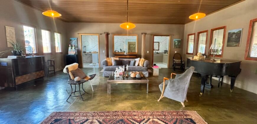🌿 VENDE-SE | EXCLUSIVIDADE NO CENTRO DE ALTO PARAÍSO DE GOIÁS
