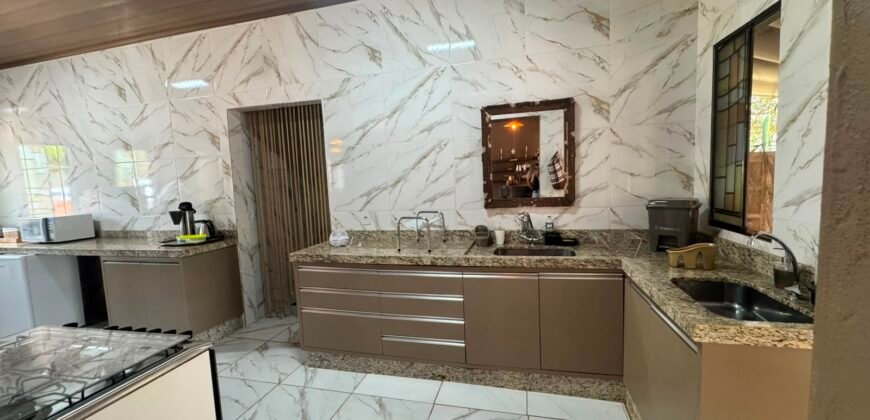 🌿 VENDE-SE | EXCLUSIVIDADE NO CENTRO DE ALTO PARAÍSO DE GOIÁS