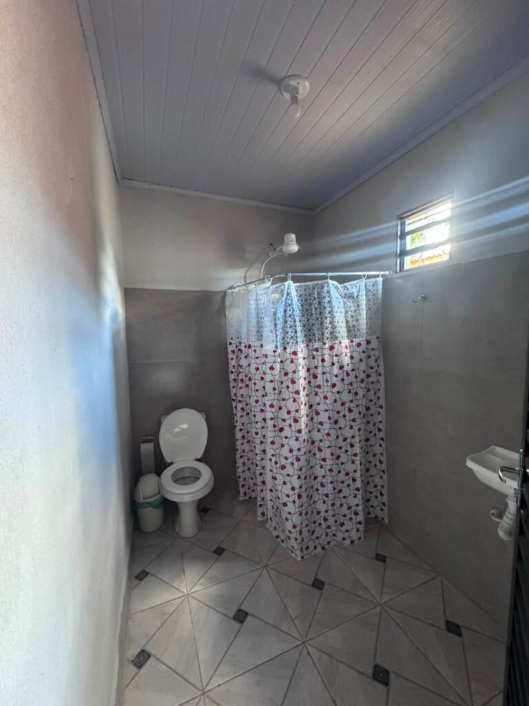 🏡 ALUGA-SE – CASA SEMI MOBILIADA | SETOR PLANALTO