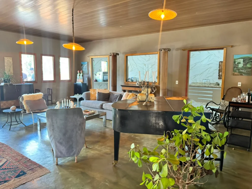CASA MOBILIADA PARA LOCAÇÃO – CIDADE BAIXA | ALTO PARAÍSO DE GOIÁS