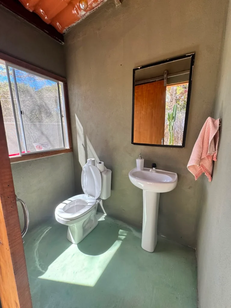 CASA MOBILIADA PARA LOCAÇÃO – CIDADE BAIXA | ALTO PARAÍSO DE GOIÁS