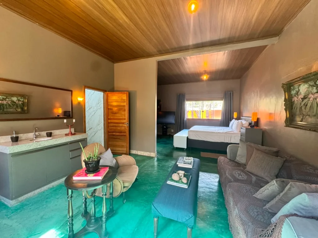 CASA MOBILIADA PARA LOCAÇÃO – CIDADE BAIXA | ALTO PARAÍSO DE GOIÁS