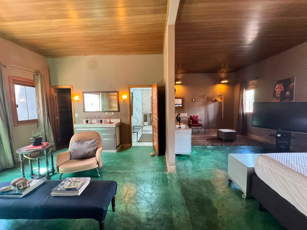 CASA MOBILIADA PARA LOCAÇÃO – CIDADE BAIXA | ALTO PARAÍSO DE GOIÁS