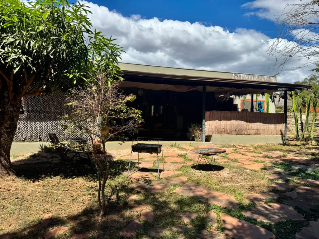 CASA MOBILIADA PARA LOCAÇÃO – CIDADE BAIXA | ALTO PARAÍSO DE GOIÁS