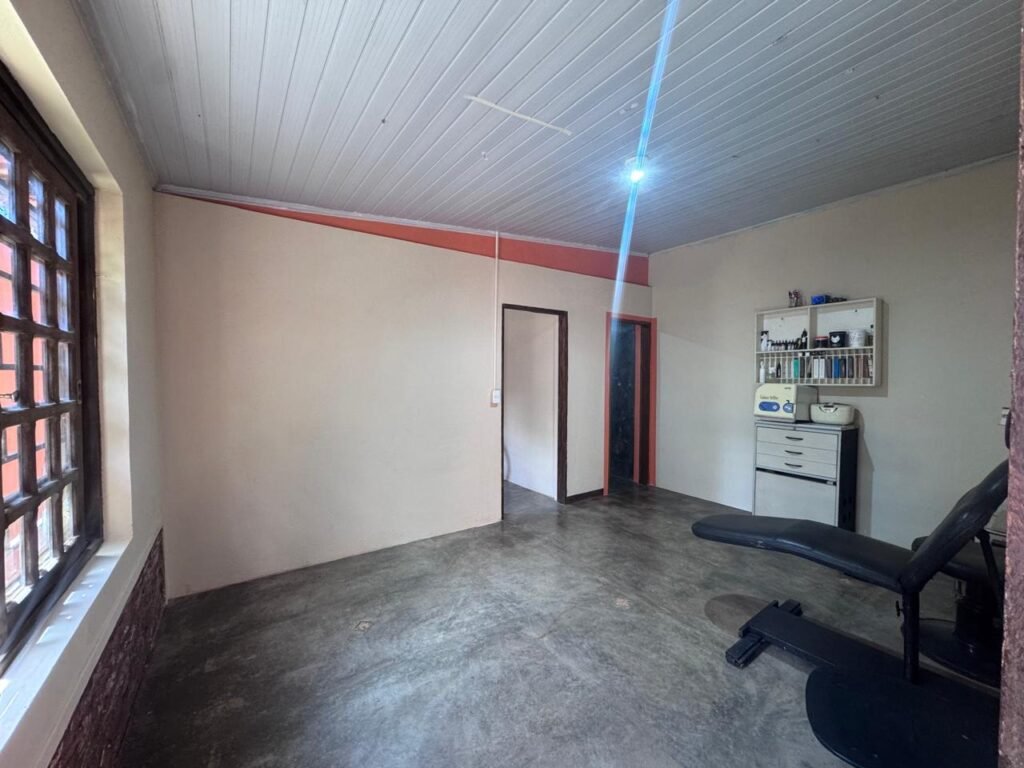 Vende-se Casa no setor Vila Bandeira em Alto Paraíso de Goiás