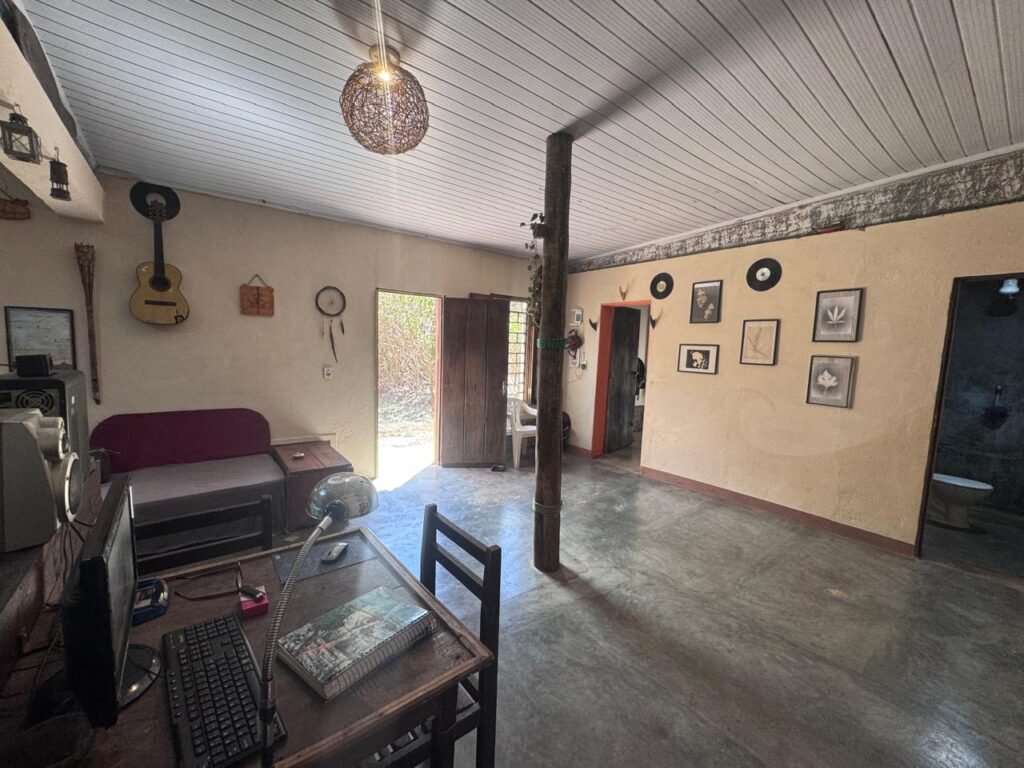 Vende-se Casa no setor Vila Bandeira em Alto Paraíso de Goiás