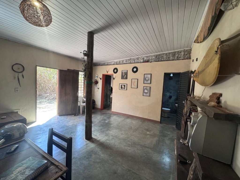 Vende-se Casa no setor Vila Bandeira em Alto Paraíso de Goiás