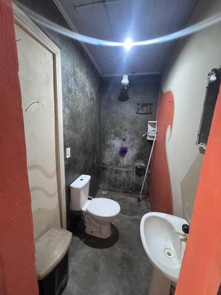 Vende-se Casa no setor Vila Bandeira em Alto Paraíso de Goiás