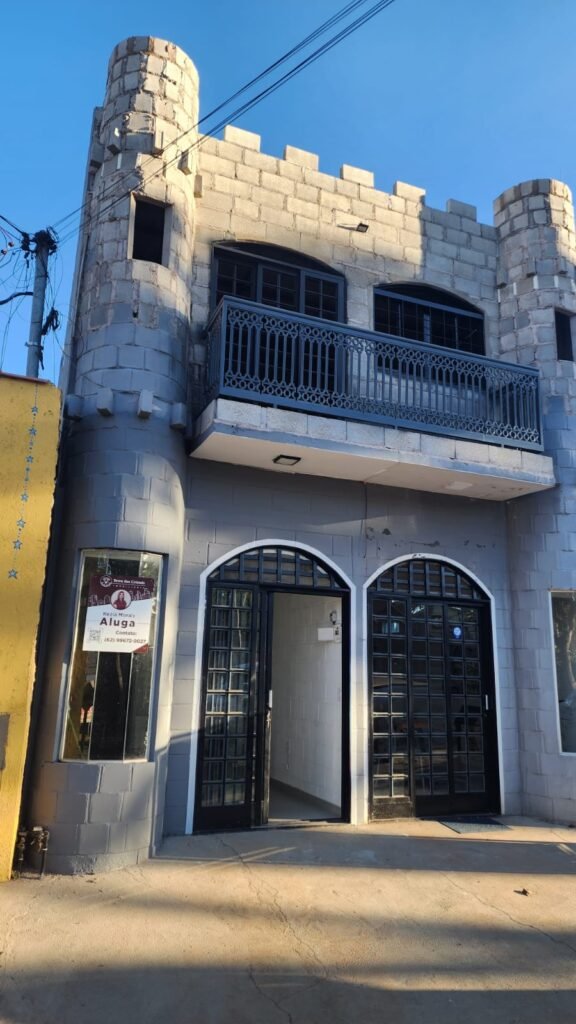 🏢 ALUGA-SE LOJA COMERCIAL NA AVENIDA PRINCIPAL DE ALTO PARAÍSO DE GOIÁS