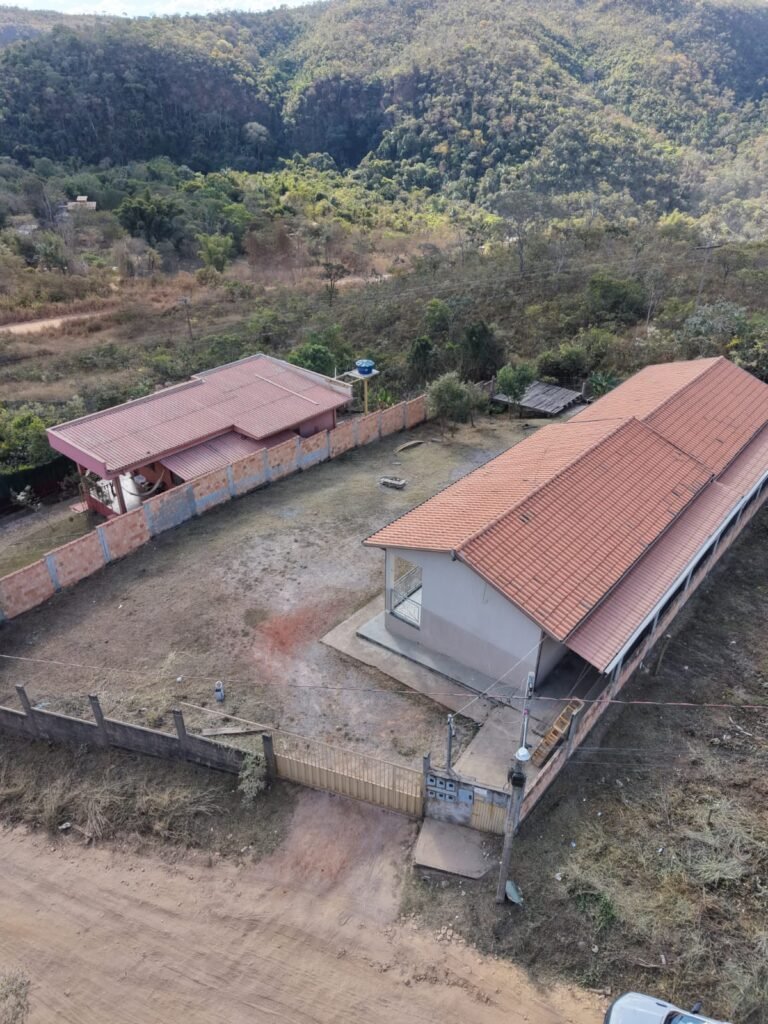 🏡 INVESTIMENTO NA CHAPADA: VENDA DE TERRENO COM 5 APARTAMENTOS, VISTA PRIVILEGIADA PARA A NATUREZA