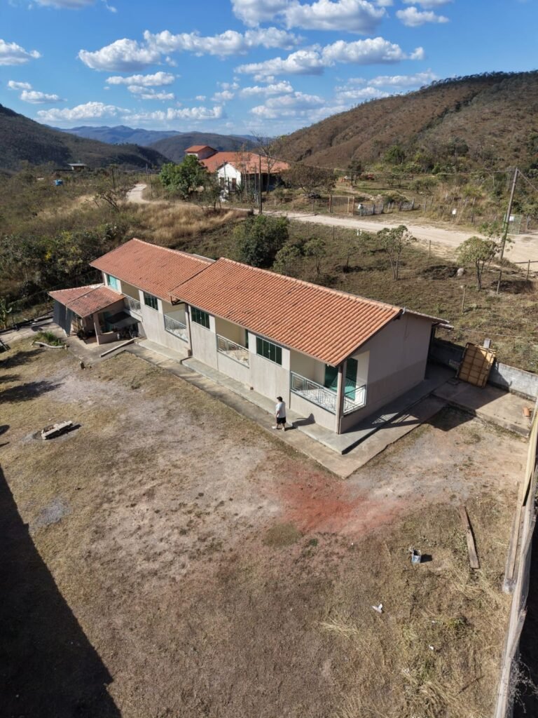 🏡 INVESTIMENTO NA CHAPADA: VENDA DE TERRENO COM 5 APARTAMENTOS, VISTA PRIVILEGIADA PARA A NATUREZA