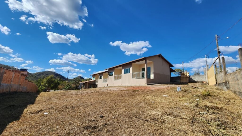 🏡 INVESTIMENTO NA CHAPADA: VENDA DE TERRENO COM 5 APARTAMENTOS, VISTA PRIVILEGIADA PARA A NATUREZA