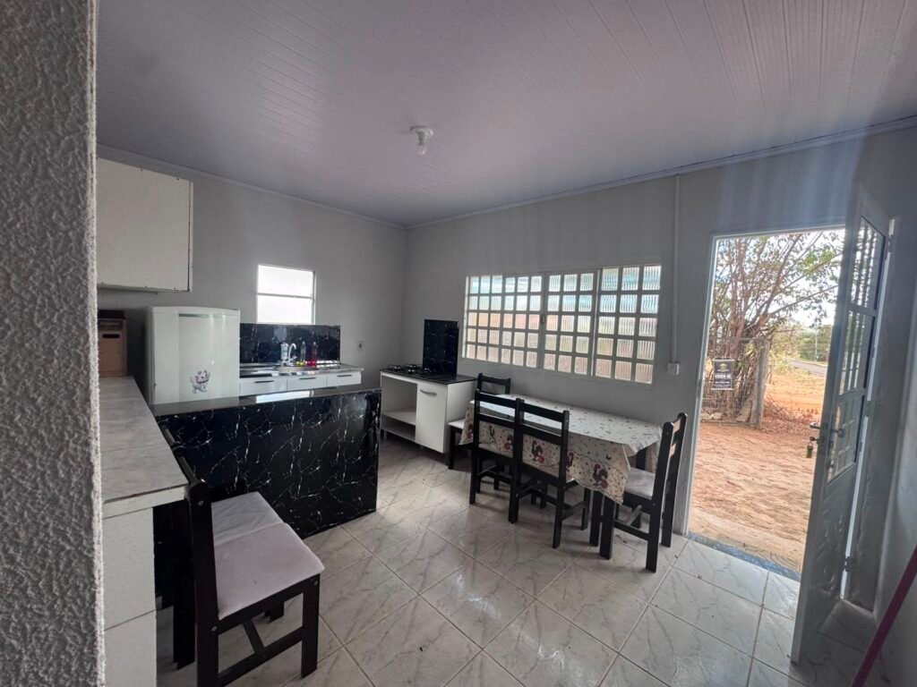 🏡 ALUGA-SE – CASA SEMI MOBILIADA | SETOR PLANALTO