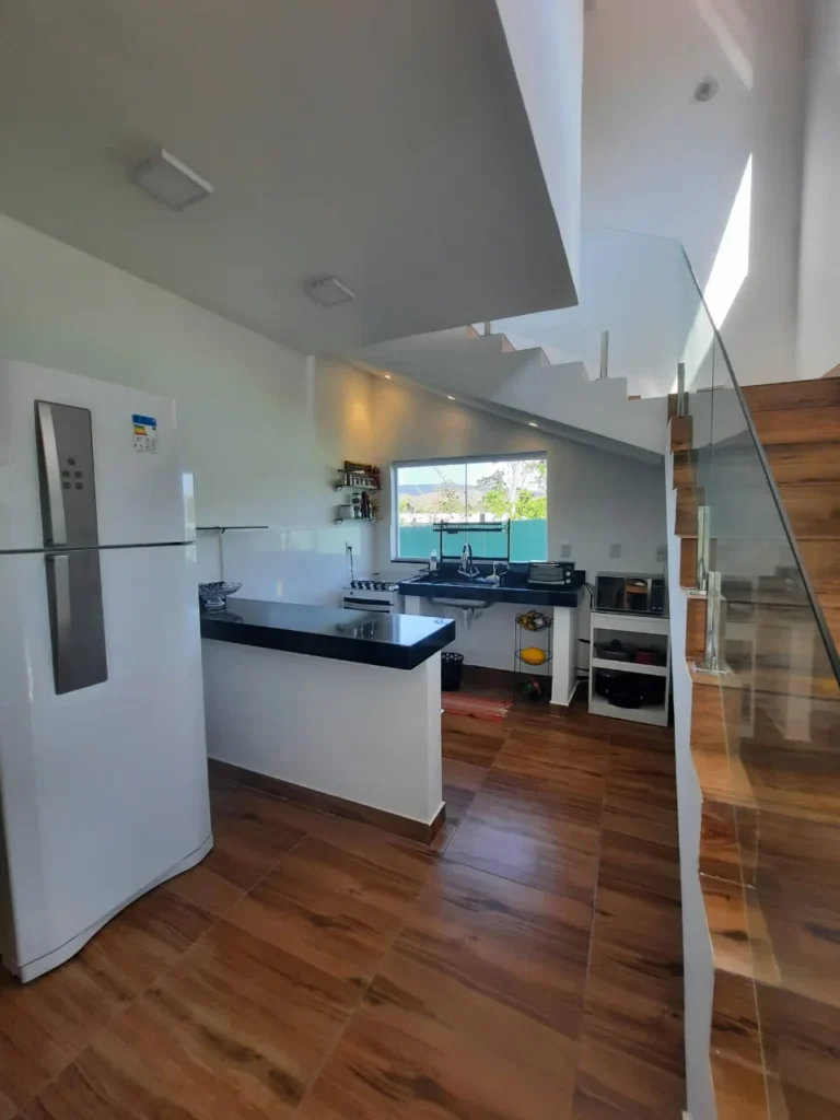 ALUGA-SE CASA COM 2 QUARTOS – BAIRRO ELDORADO – ALTO PARAÍSO DE GOIÁS