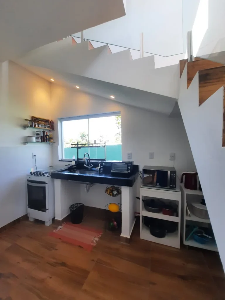 ALUGA-SE CASA COM 2 QUARTOS – BAIRRO ELDORADO – ALTO PARAÍSO DE GOIÁS