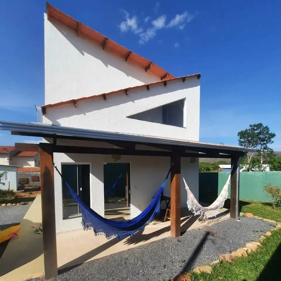 ALUGA-SE CASA COM 2 QUARTOS – BAIRRO ELDORADO – ALTO PARAÍSO DE GOIÁS