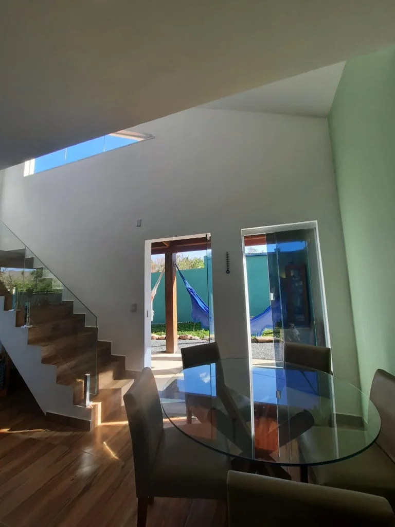 ALUGA-SE CASA COM 2 QUARTOS – BAIRRO ELDORADO – ALTO PARAÍSO DE GOIÁS