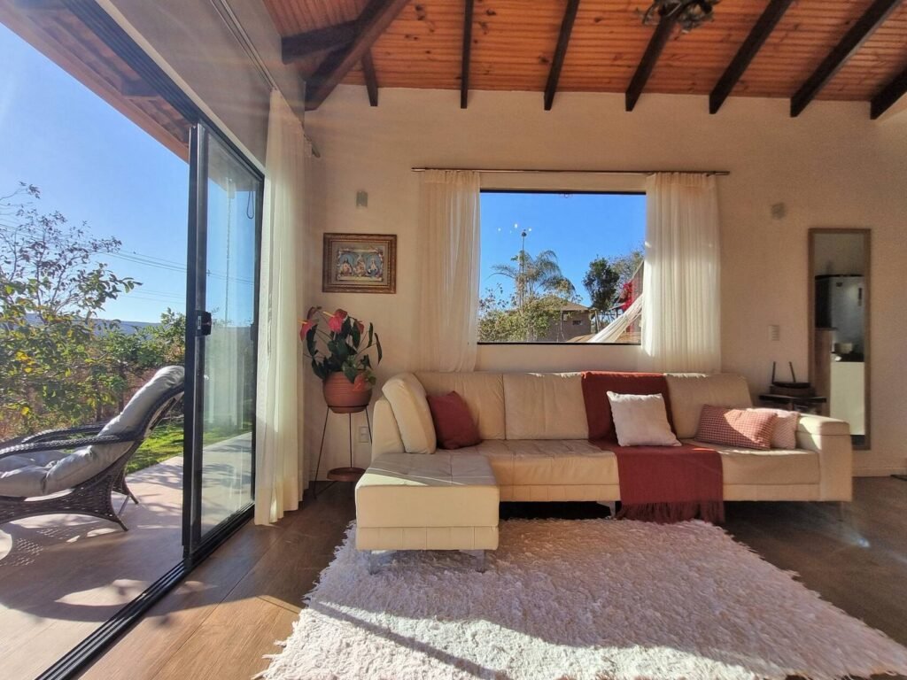 🏡 ALUGA-SE CASA MOBILIADA NO CONDOMÍNIO FECHADO VALE AZUL! 🌿✨