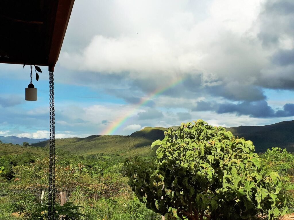 🏡 ALUGA-SE CASA MOBILIADA NO CONDOMÍNIO FECHADO VALE AZUL! 🌿✨