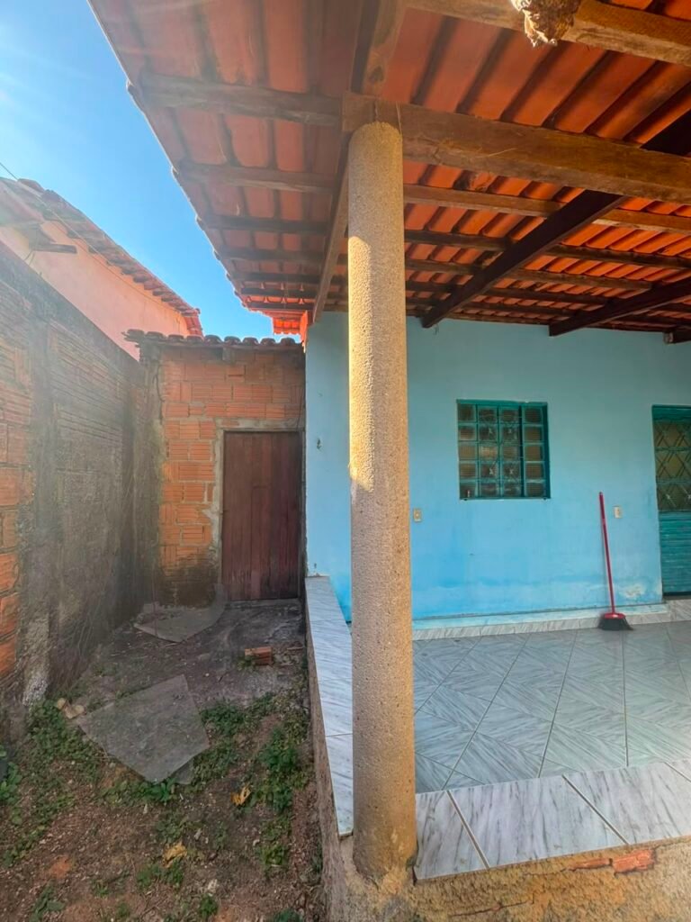 🏡 CASA À VENDA NA RUA 01 – CAVALCANTE/GO