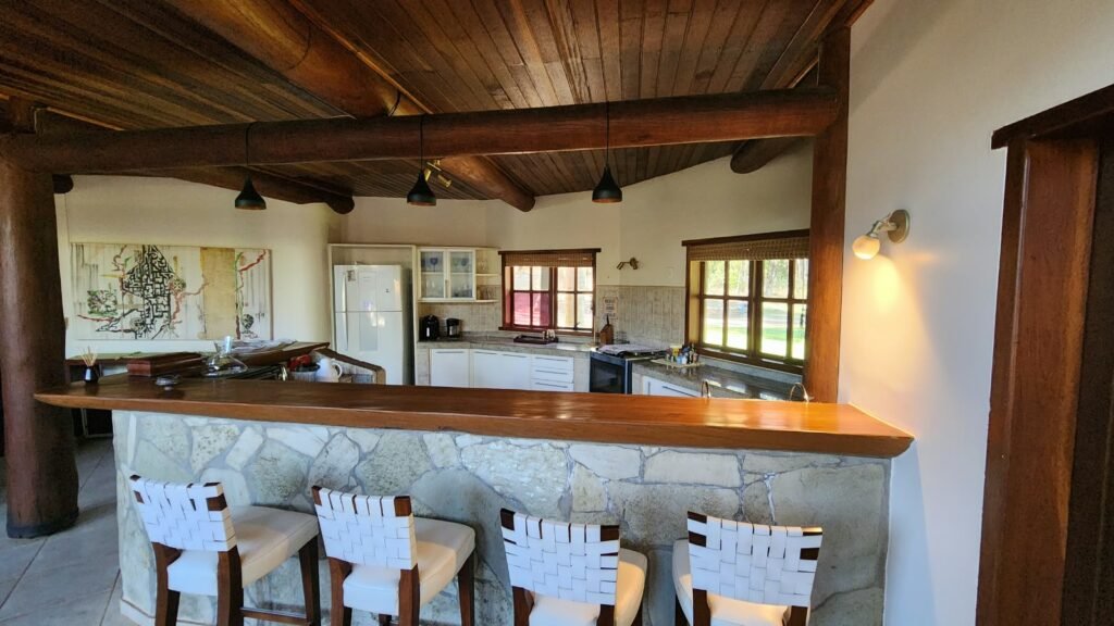 🌿 Propriedade Exclusiva de 4 Hectares no Morrão com 3 Casas, Mirante e Natureza Preservada – R$ 4 Milhões