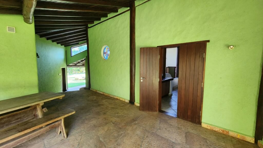 🌿 Propriedade Exclusiva de 4 Hectares no Morrão com 3 Casas, Mirante e Natureza Preservada – R$ 4 Milhões