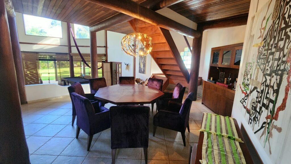 🌿 Propriedade Exclusiva de 4 Hectares no Morrão com 3 Casas, Mirante e Natureza Preservada – R$ 4 Milhões