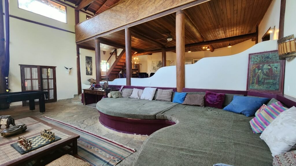 🌿 Propriedade Exclusiva de 4 Hectares no Morrão com 3 Casas, Mirante e Natureza Preservada – R$ 4 Milhões