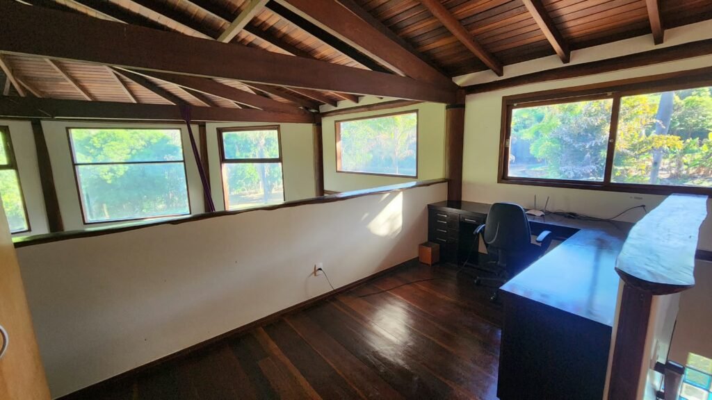 🌿 Propriedade Exclusiva de 4 Hectares no Morrão com 3 Casas, Mirante e Natureza Preservada – R$ 4 Milhões